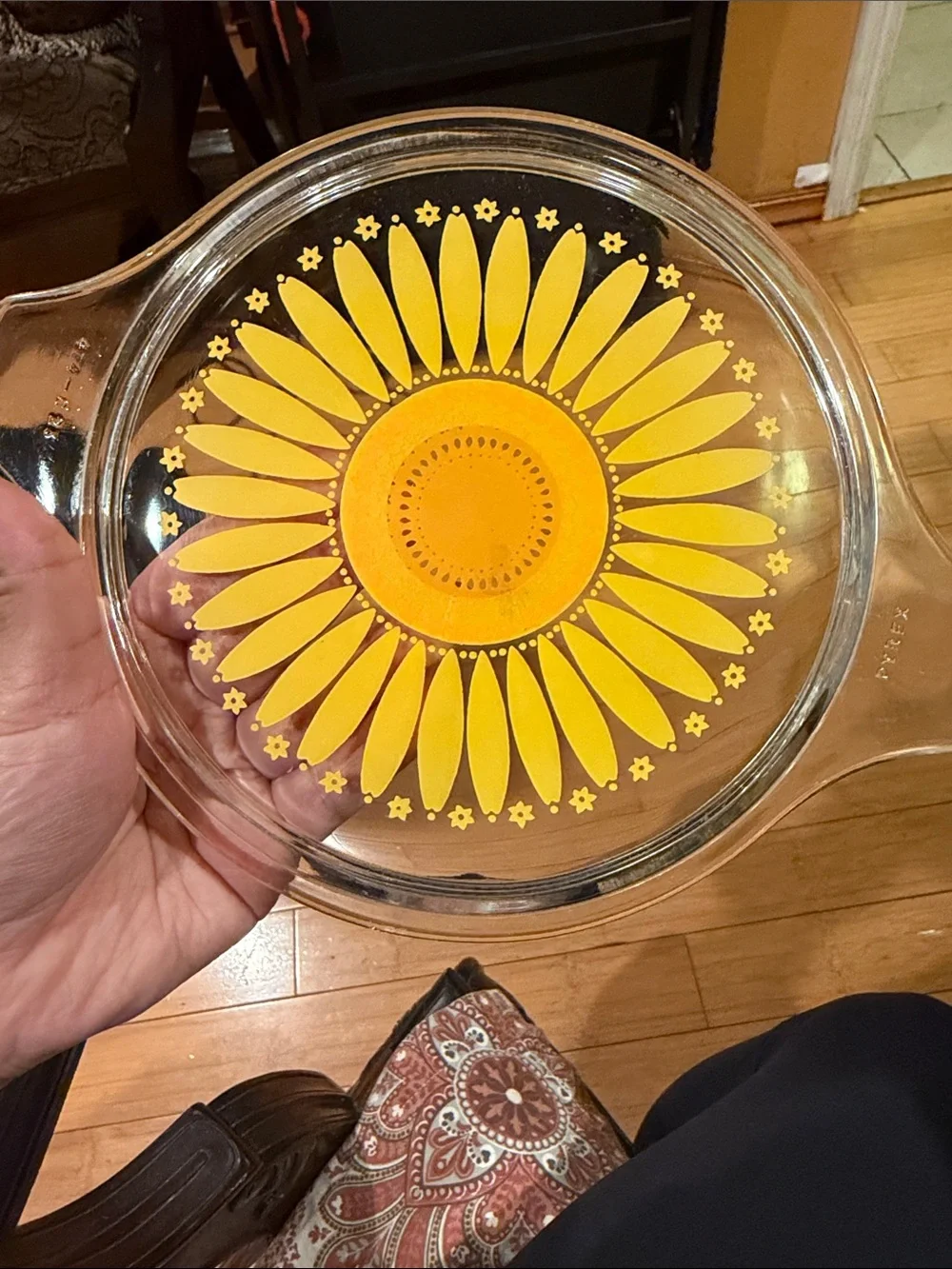 Pyrex sunflower casserole 474-b